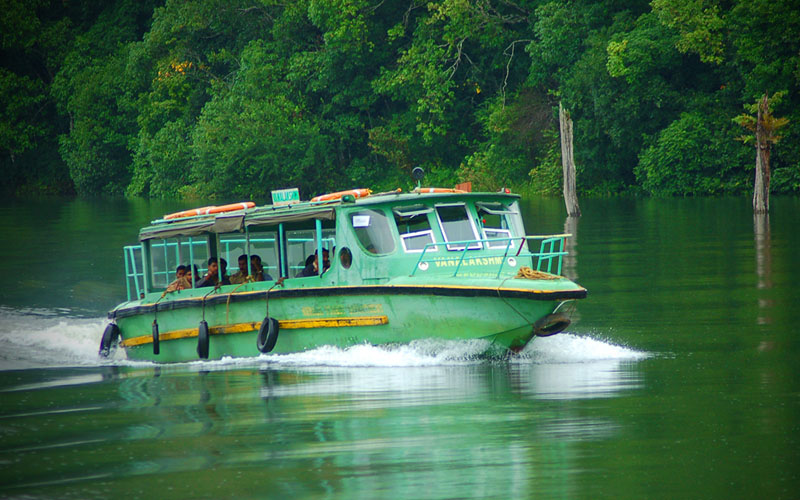 How is Boating in Thekkady 