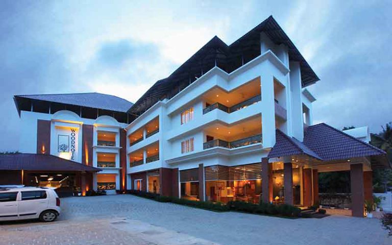 Holiday Destination in Kerala - Good Hotel in Thekkady - Woodnote Resort